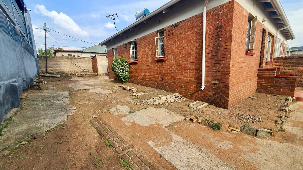 3 Bedroom House For Sale in Coronationville RE/MAX™ of Southern Africa