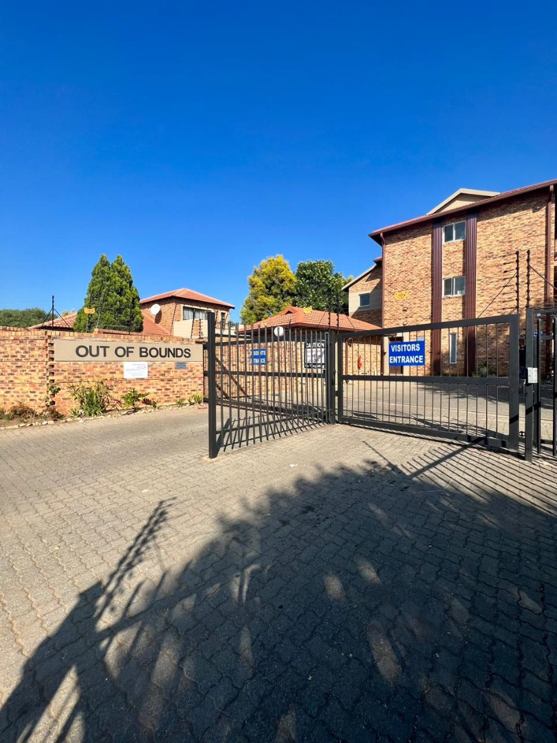 1 Bedroom Apartment / Flat For Sale in Silver Lakes RE/MAX™ of Southern Africa