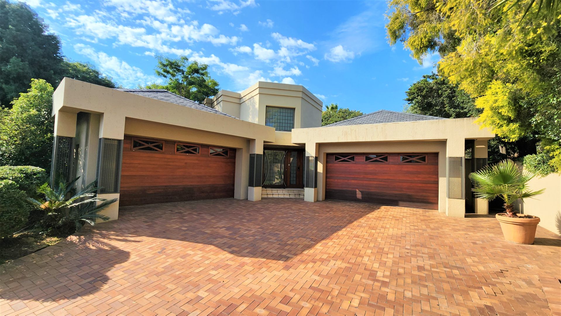 4 Bedroom House For Sale in Dainfern Golf Estate RE/MAX™ of Southern