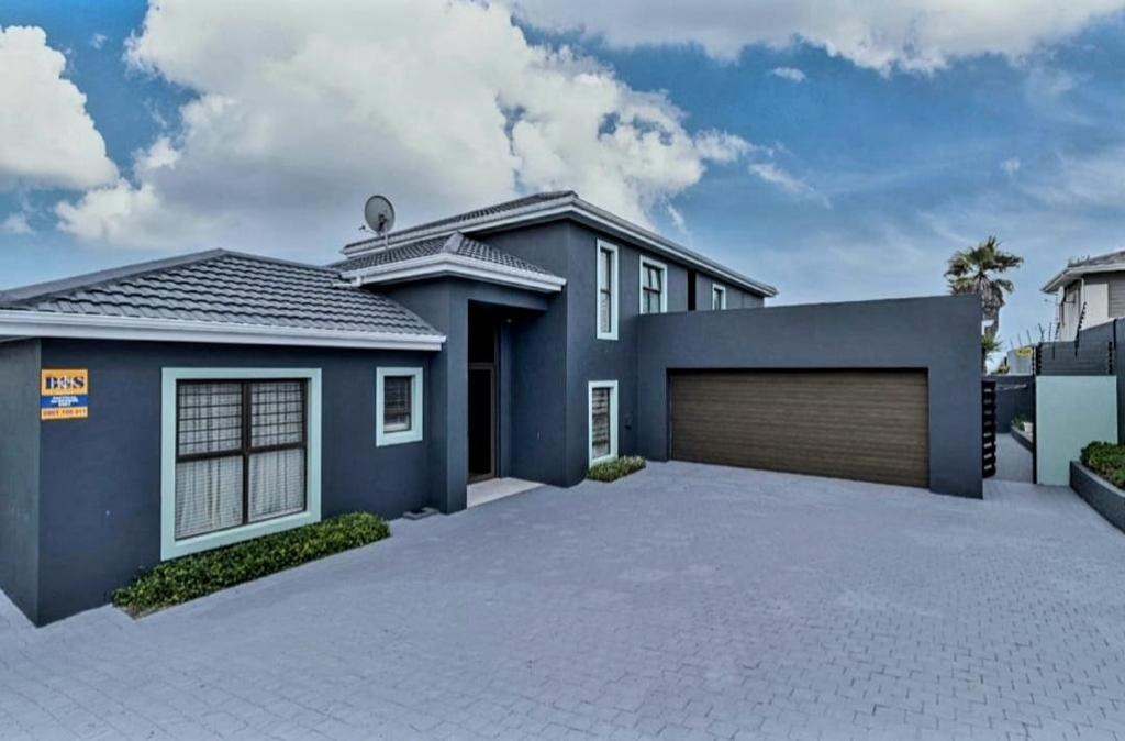 4 Bedroom House To Rent in Big Bay RE/MAX™ of Southern Africa