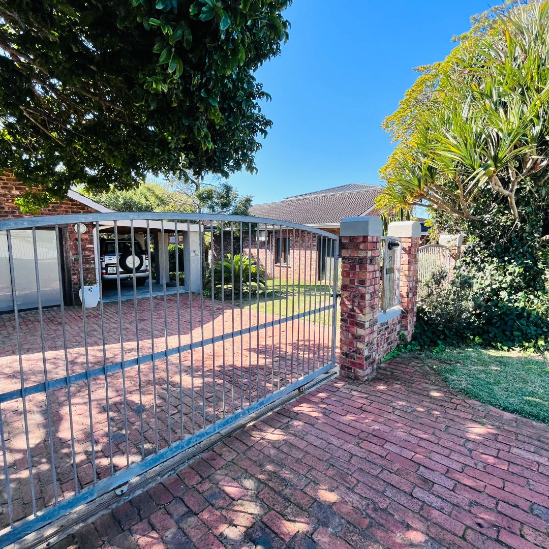 3 Bedroom House For Sale in Charlo RE/MAX™ of Southern Africa