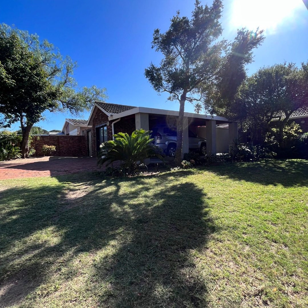3 Bedroom House For Sale in Charlo RE/MAX™ of Southern Africa