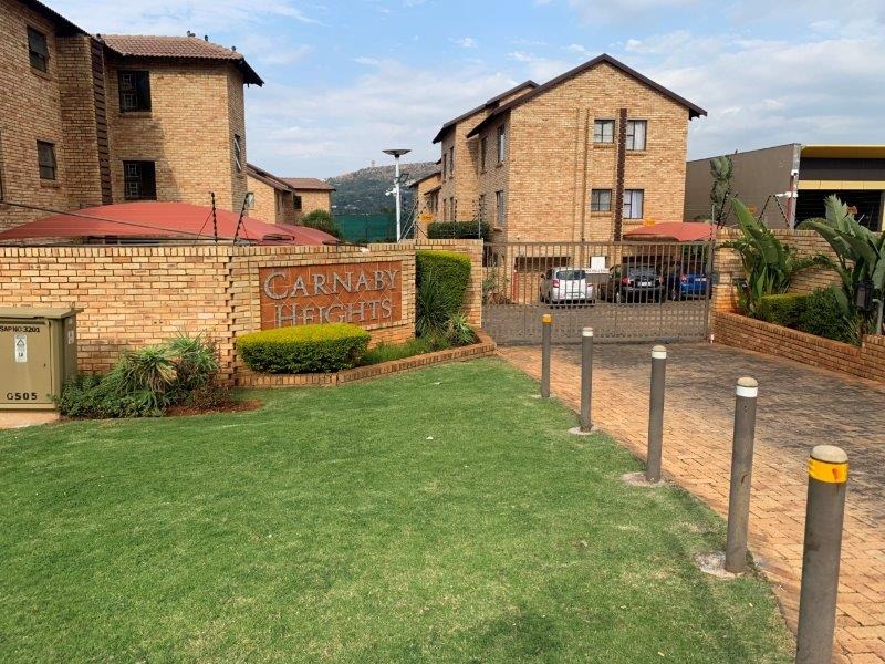 2 Bedroom Apartment / Flat To Rent in Fairland RE/MAX™ of Southern Africa