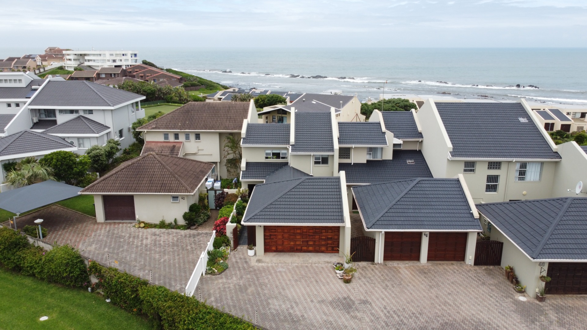 3 Bedroom Townhouse For Sale in Gonubie RE/MAX™ of Southern Africa