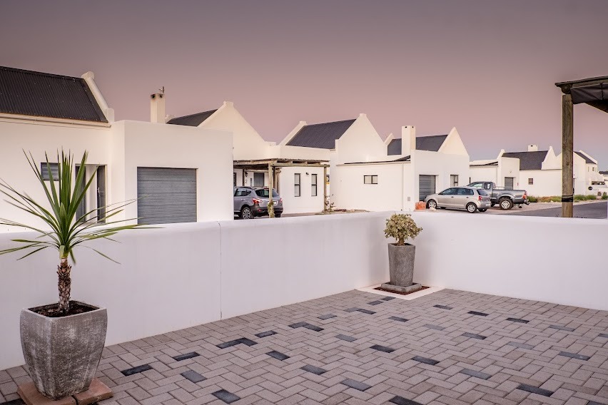 2 Bedroom House For Sale in Britannia Bay RE/MAX™ of Southern Africa