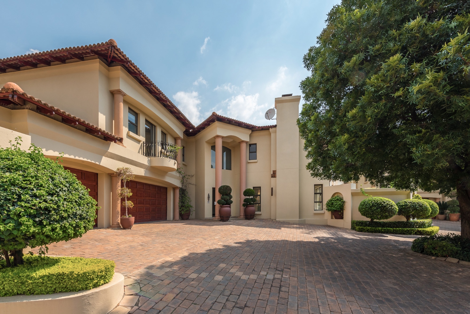 4 Bedroom House For Sale in Bedfordview RE/MAX™ of Southern Africa