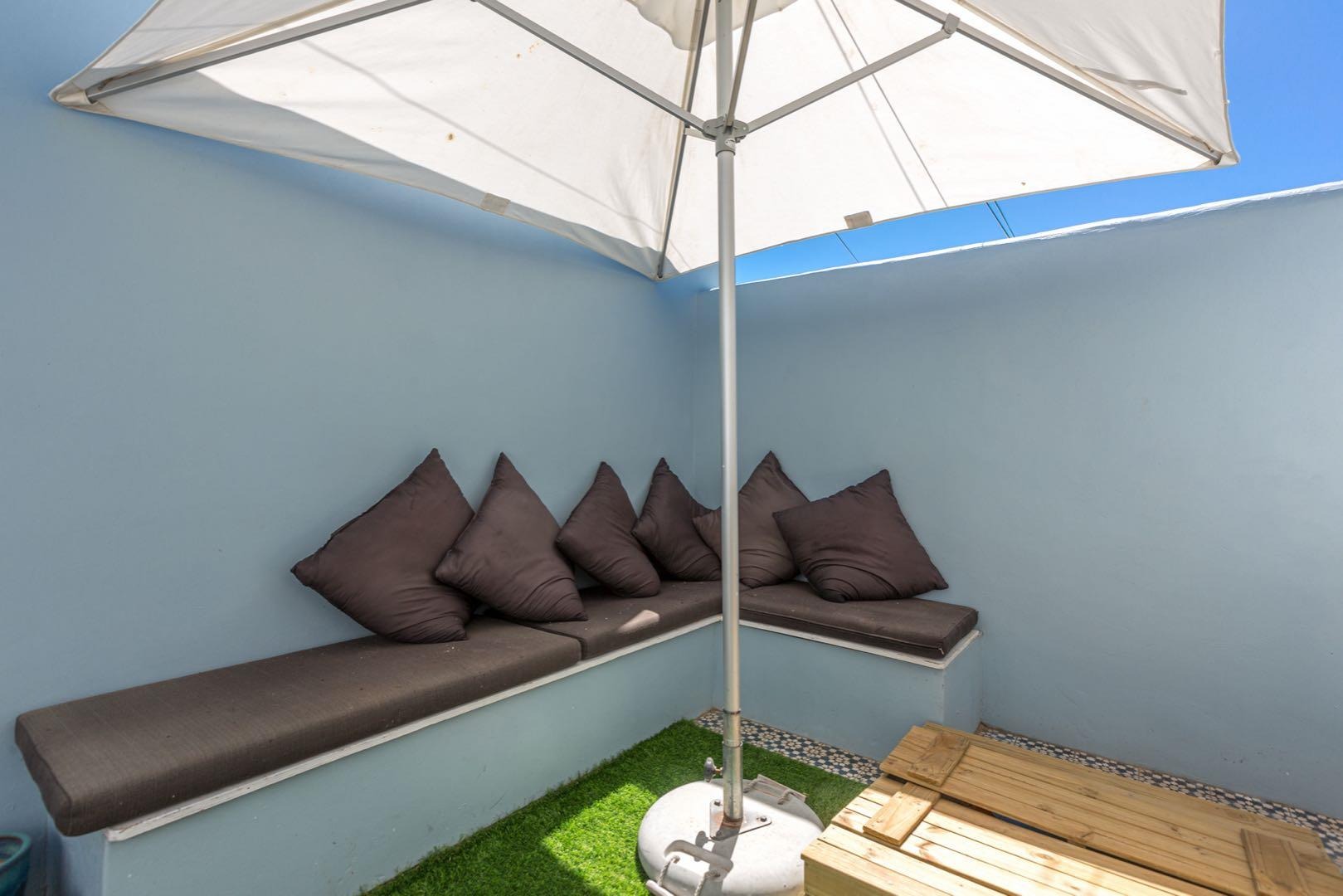 3 Bedroom House To Rent in Tamboerskloof RE/MAX™ of Southern Africa