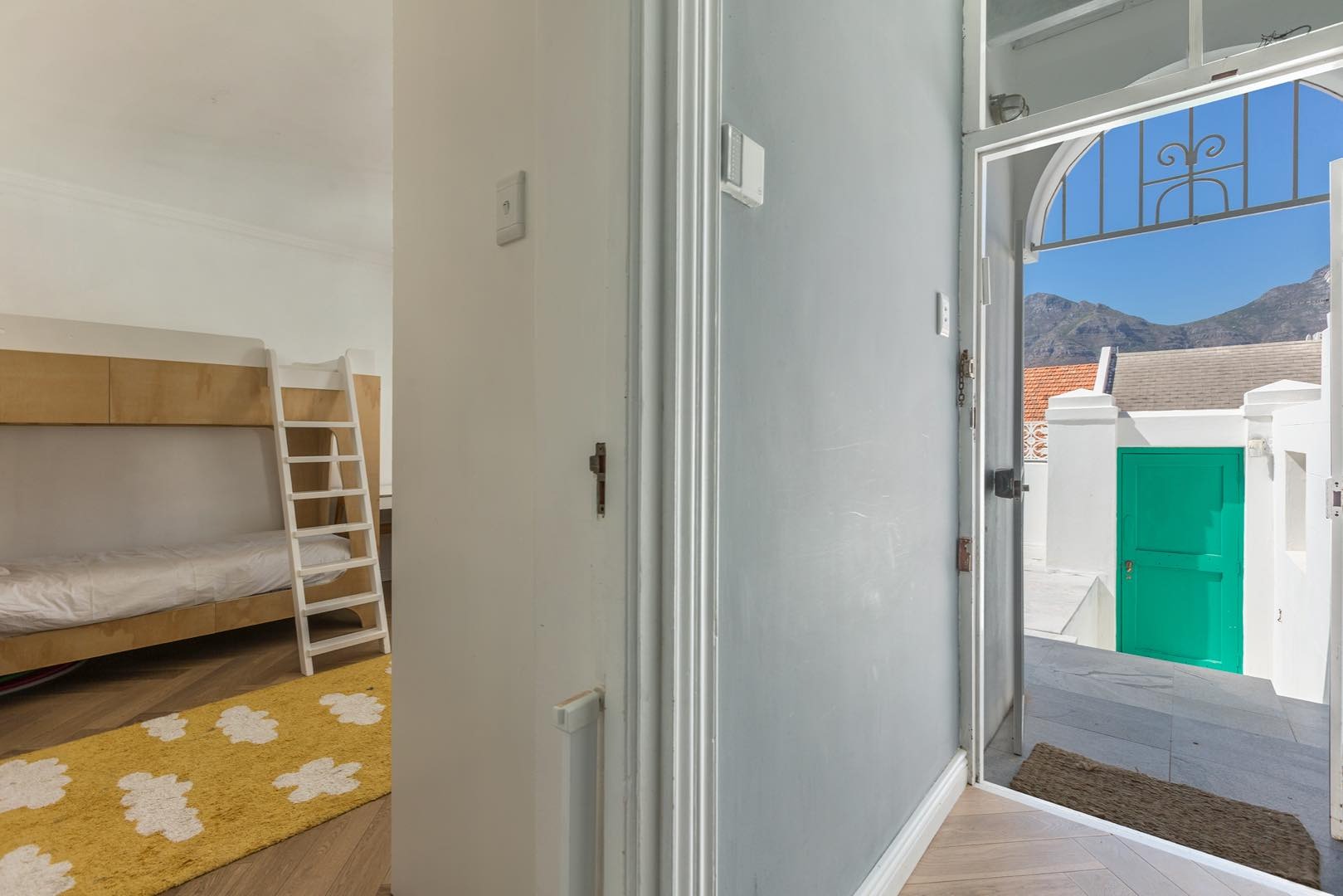 3 Bedroom House To Rent in Tamboerskloof RE/MAX™ of Southern Africa