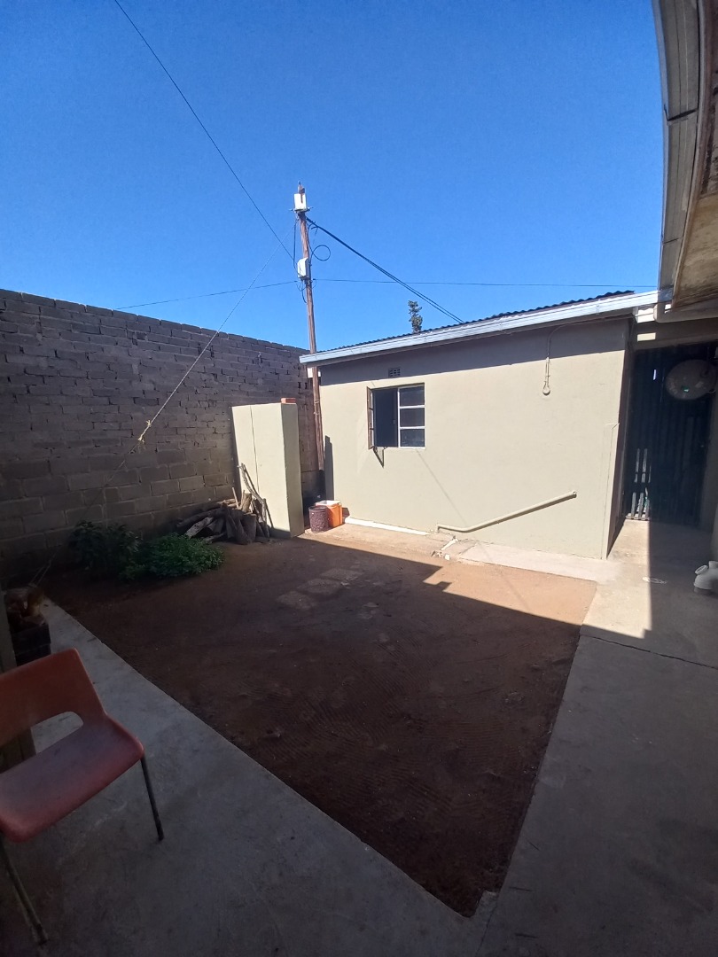 3 Bedroom House For Sale in Galeshewe RE/MAX™ of Southern Africa