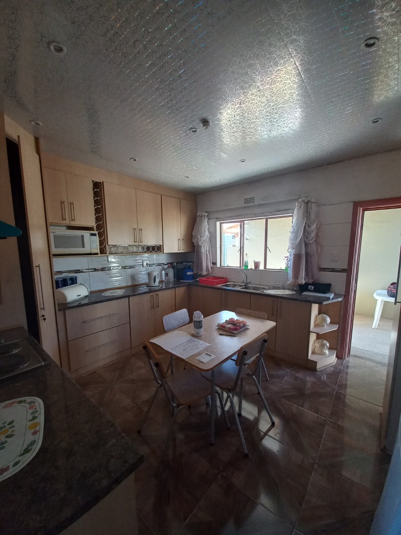 3 Bedroom House For Sale in Galeshewe RE/MAX™ of Southern Africa