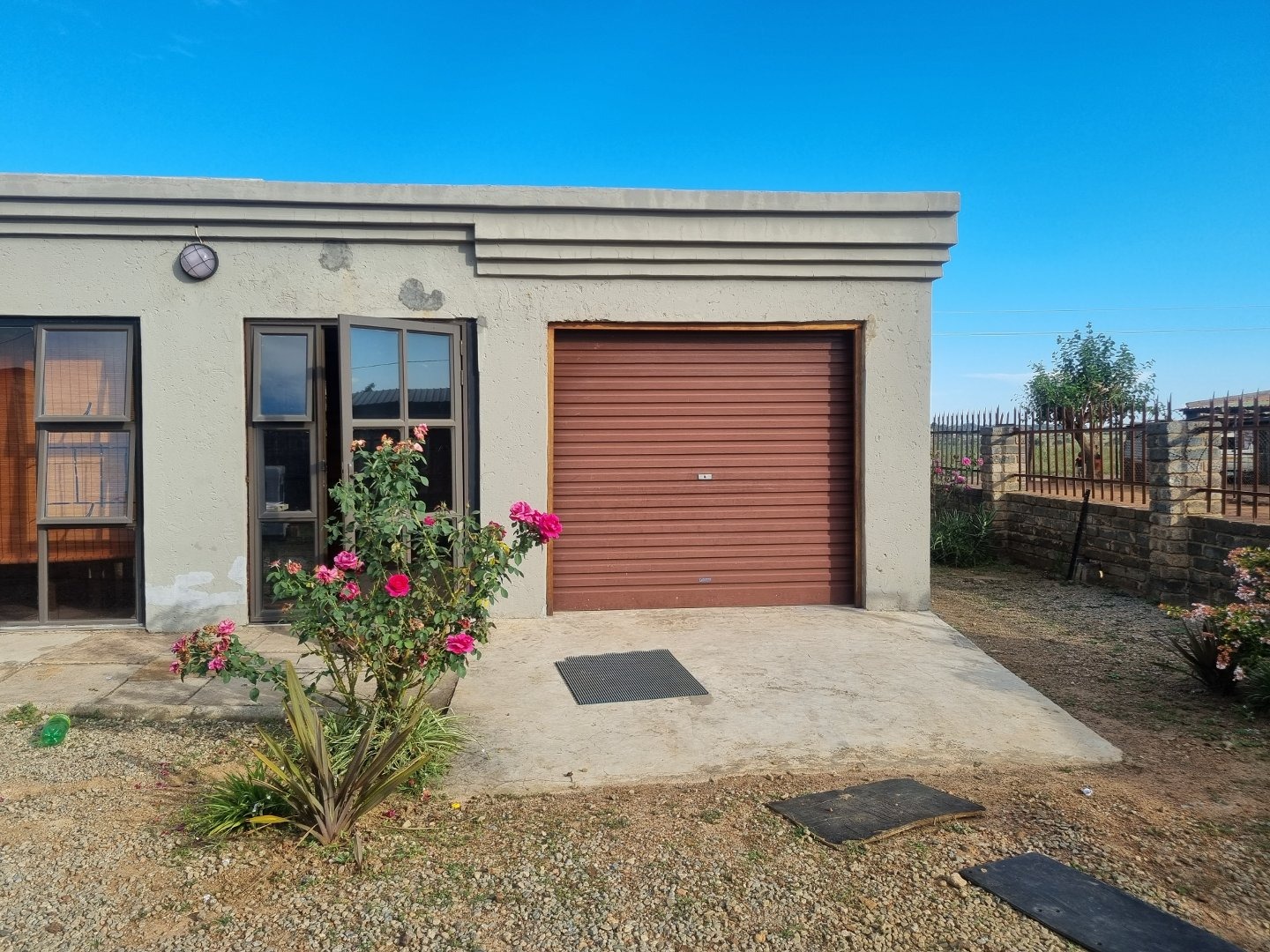 2 Bedroom House For Sale in Kanana RE/MAX™ of Southern Africa