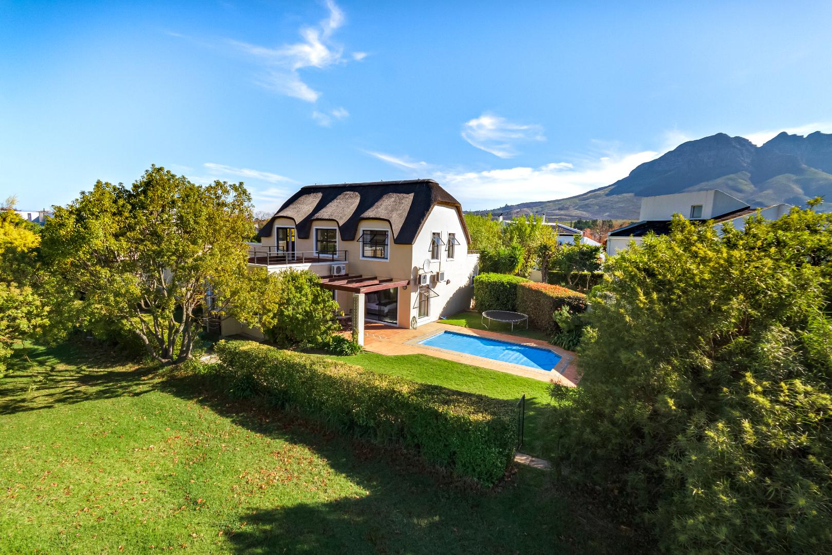 3 Bedroom House For Sale in Erinvale Golf Estate RE/MAX™ of Southern Africa