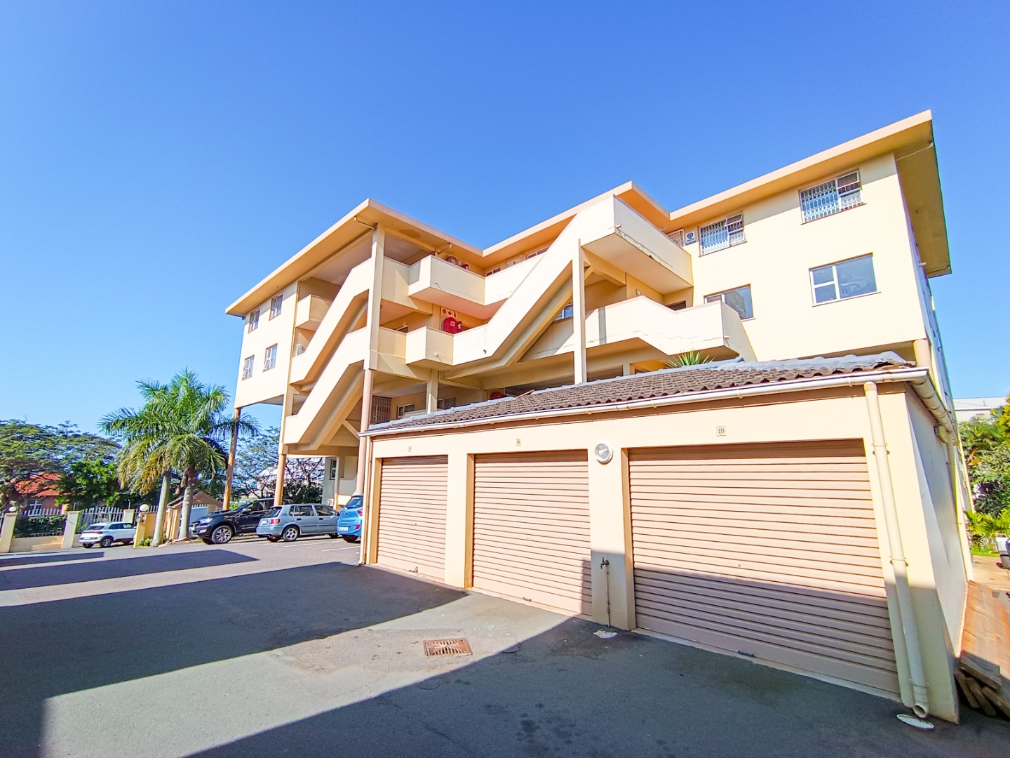 3 Bedroom Apartment / Flat For Sale in Morningside RE/MAX™ of