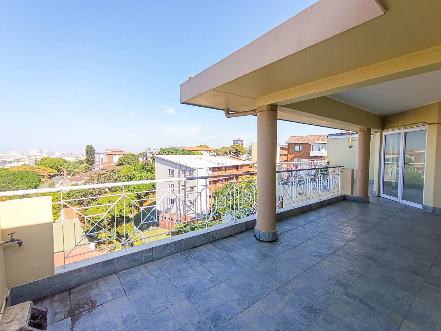 3 Bedroom Apartment / Flat For Sale in Morningside RE/MAX™ of