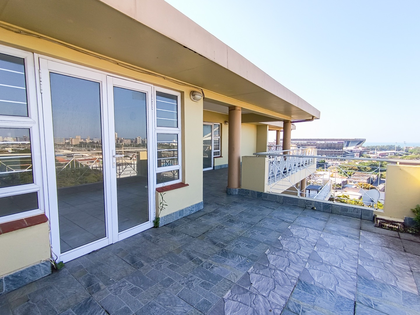 3 Bedroom Apartment / Flat For Sale in Morningside RE/MAX™ of