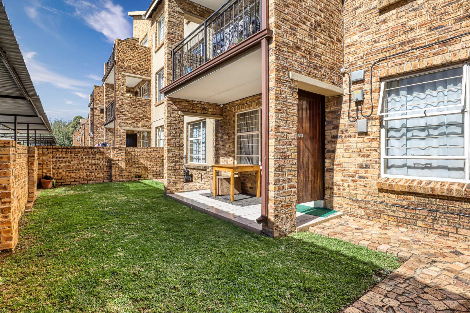 2 Bedroom Apartment / Flat For Sale in Honeypark RE/MAX™ of Southern