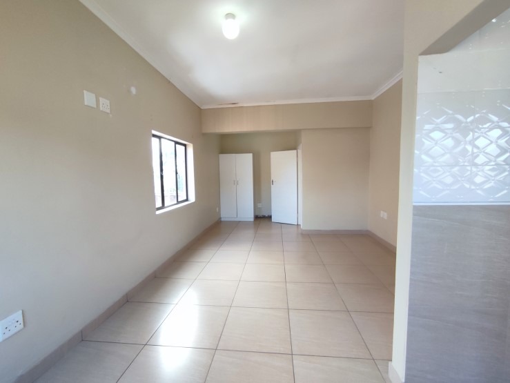 3 Bedroom Townhouse To Rent in Clare Hills RE/MAX™ of Southern Africa