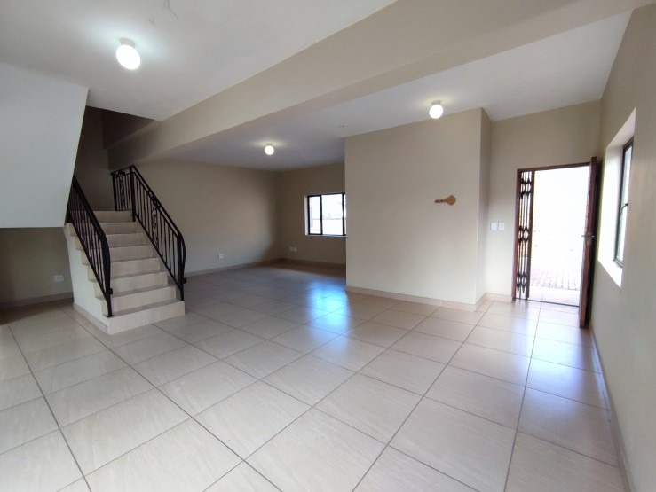 3 Bedroom Townhouse To Rent in Clare Hills RE/MAX™ of Southern Africa