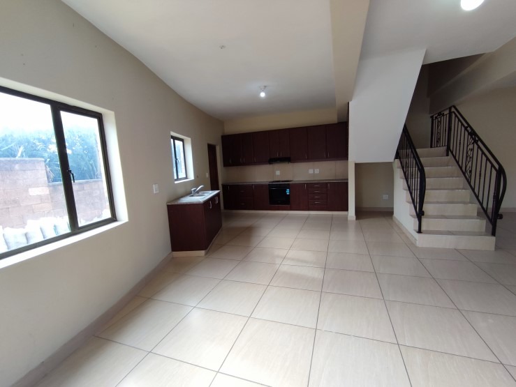 3 Bedroom Townhouse To Rent in Clare Hills RE/MAX™ of Southern Africa