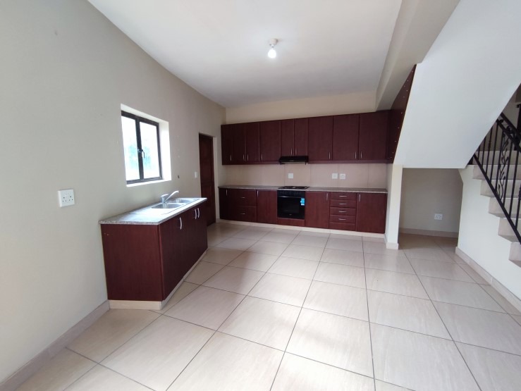 3 Bedroom Townhouse To Rent in Clare Hills RE/MAX™ of Southern Africa