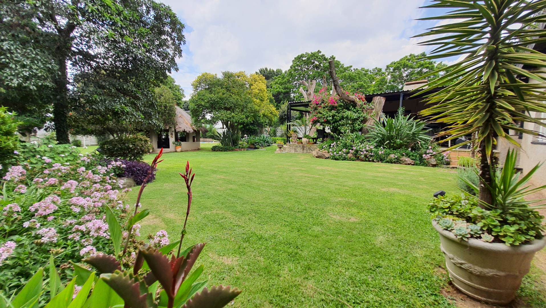 5 Bedroom House For Sale in Lombardy East RE/MAX™ of Southern Africa