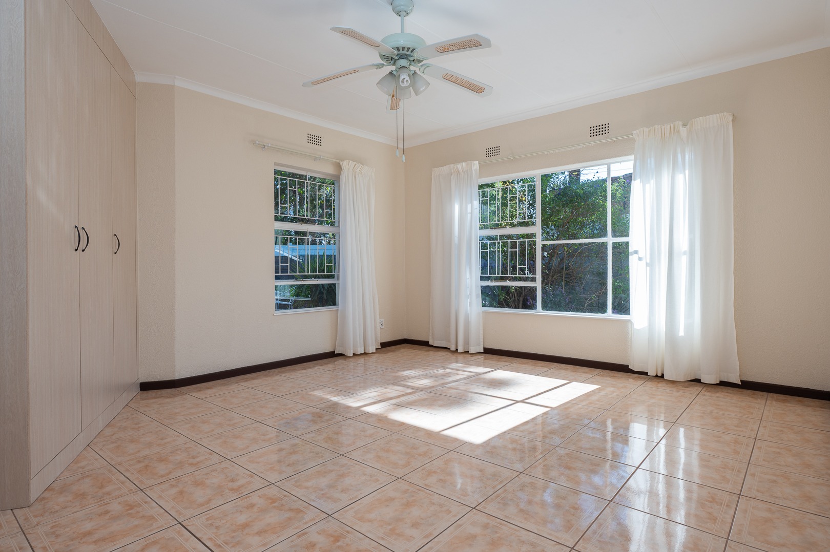 9 Bedroom House For Sale in Kibler Park RE/MAX™ of Southern Africa