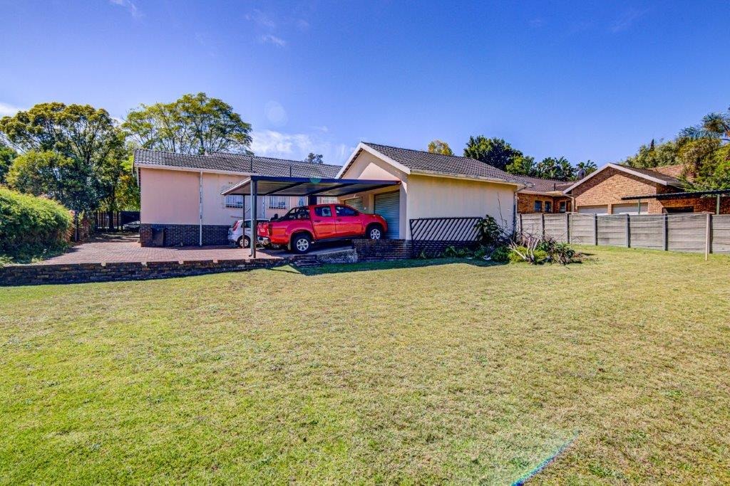 3 Bedroom House For Sale in Birch Acres RE/MAX™ of Southern Africa