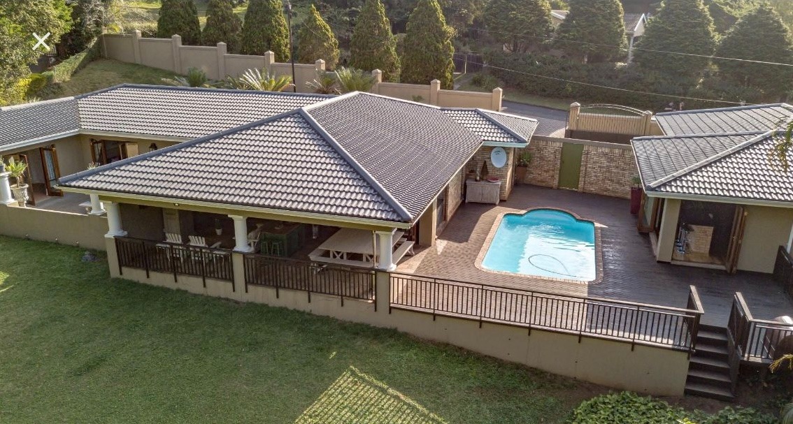 4 Bedroom House For Sale in Kloof RE/MAX™ of Southern Africa