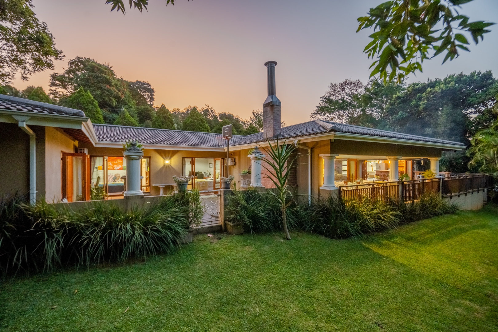 4 Bedroom House For Sale in Kloof RE/MAX™ of Southern Africa