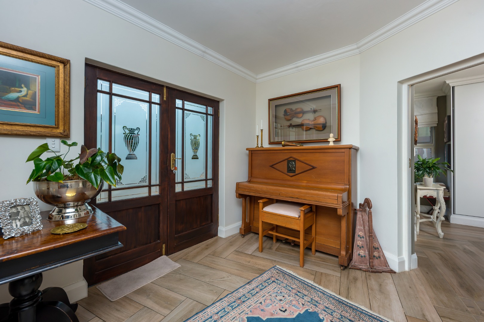 2 Bedroom House For Sale in Glen Barrie RE/MAX™ of Southern Africa