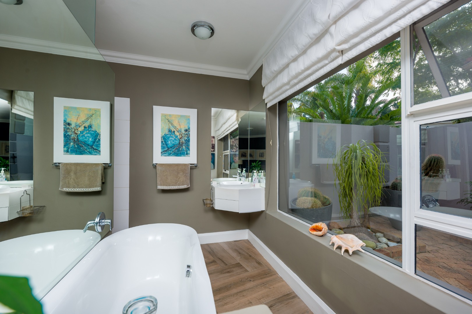 2 Bedroom House For Sale in Glen Barrie RE/MAX™ of Southern Africa