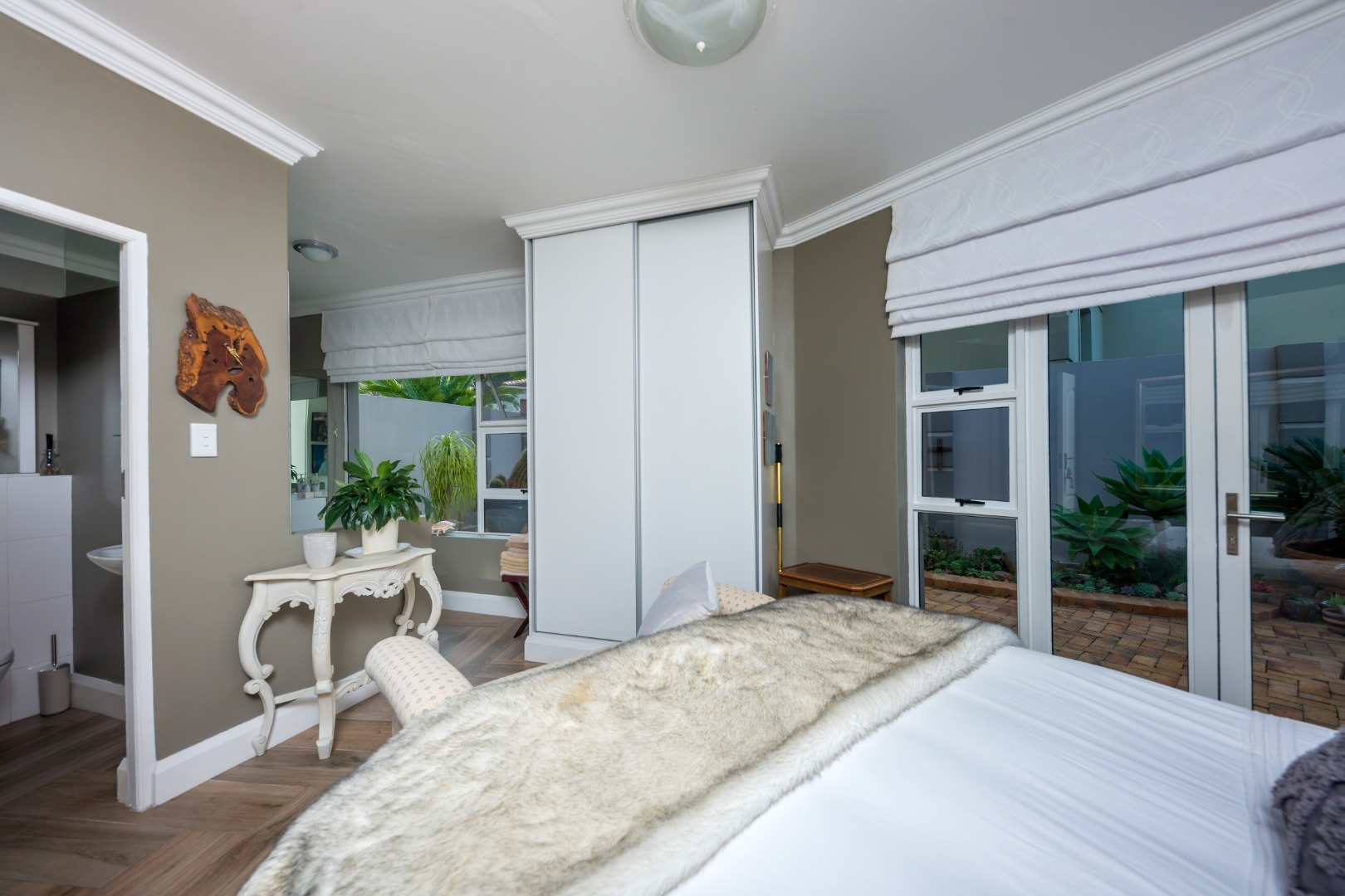 2 Bedroom House For Sale in Glen Barrie RE/MAX™ of Southern Africa