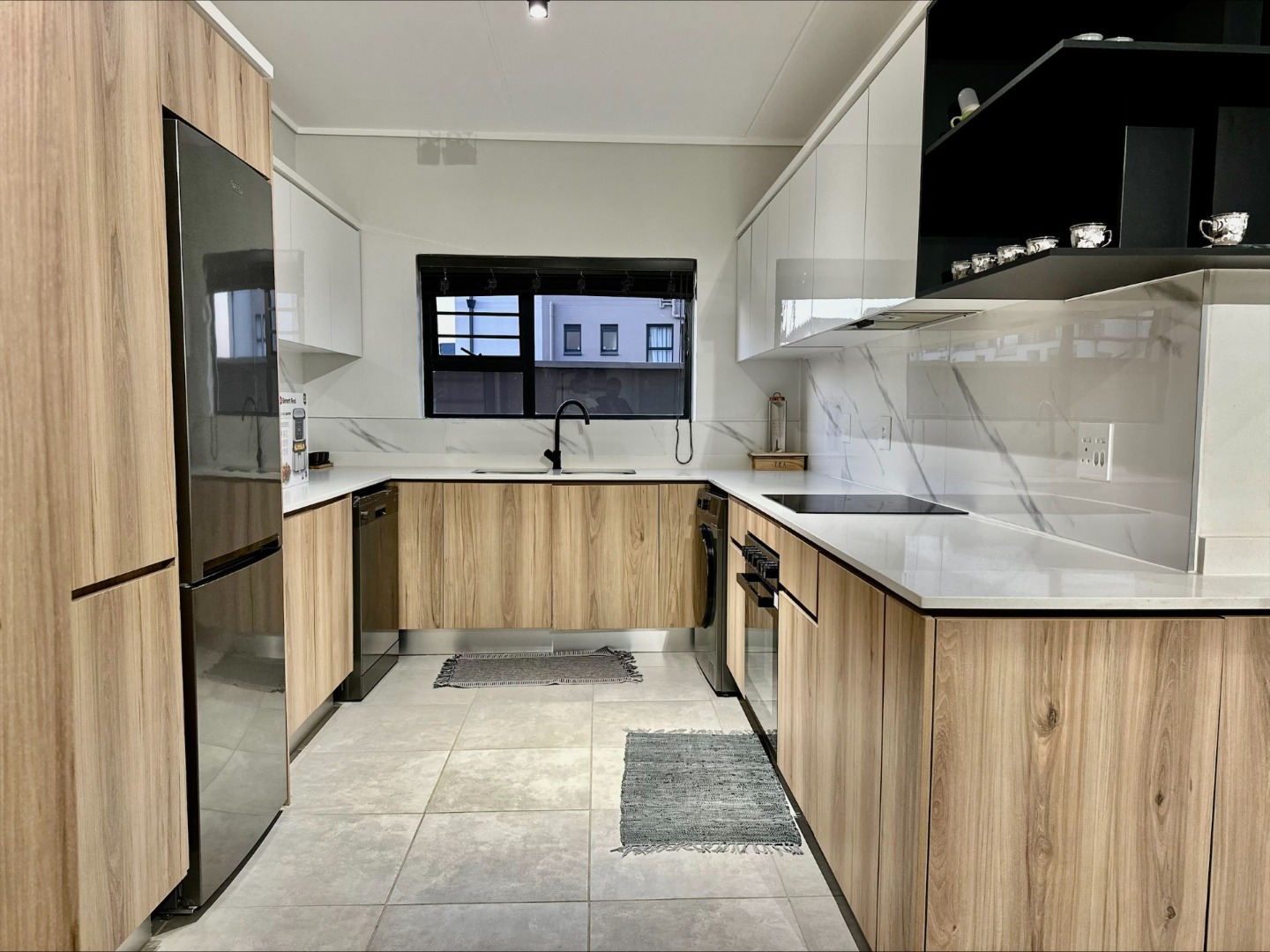 3 Bedroom Apartment / Flat To Rent in Waterfall RE/MAX™ of Southern