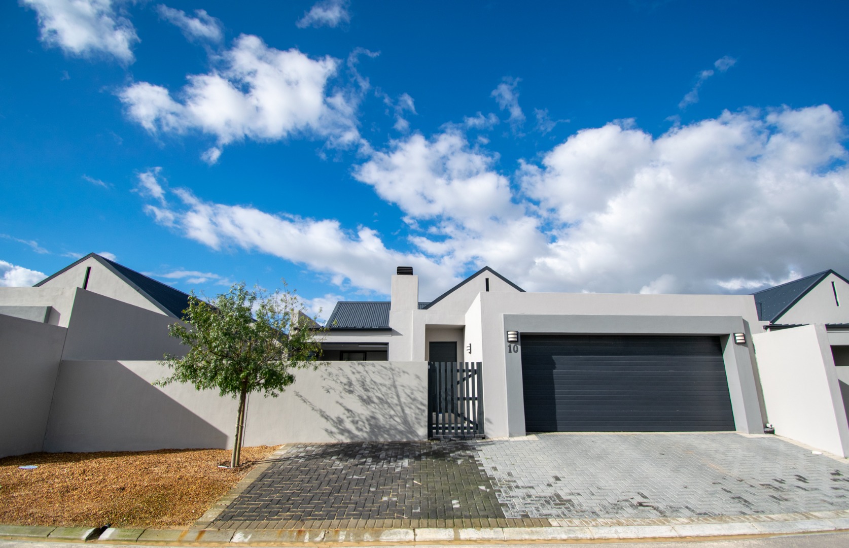 3 Bedroom House For Sale in Aan de Wijnlanden RE/MAX™ of Southern Africa