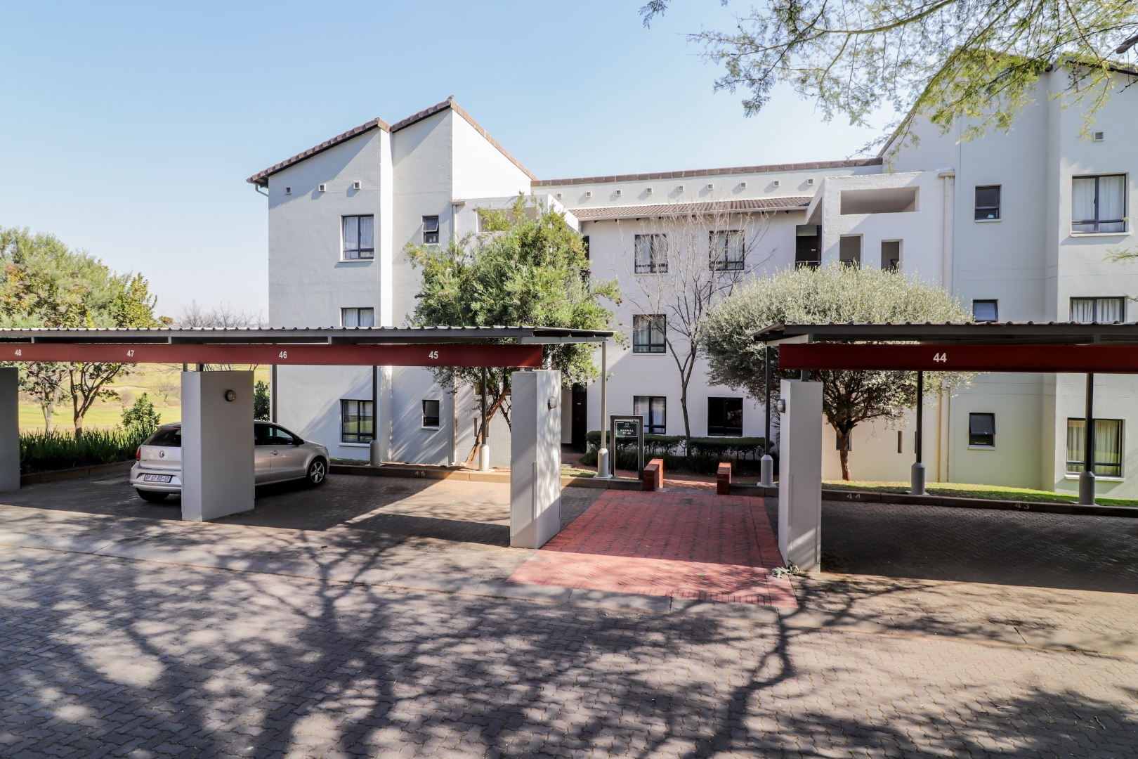 2 Bedroom Apartment / Flat For Sale in Jackal Creek Golf Estate RE/MAX™ of Southern Africa