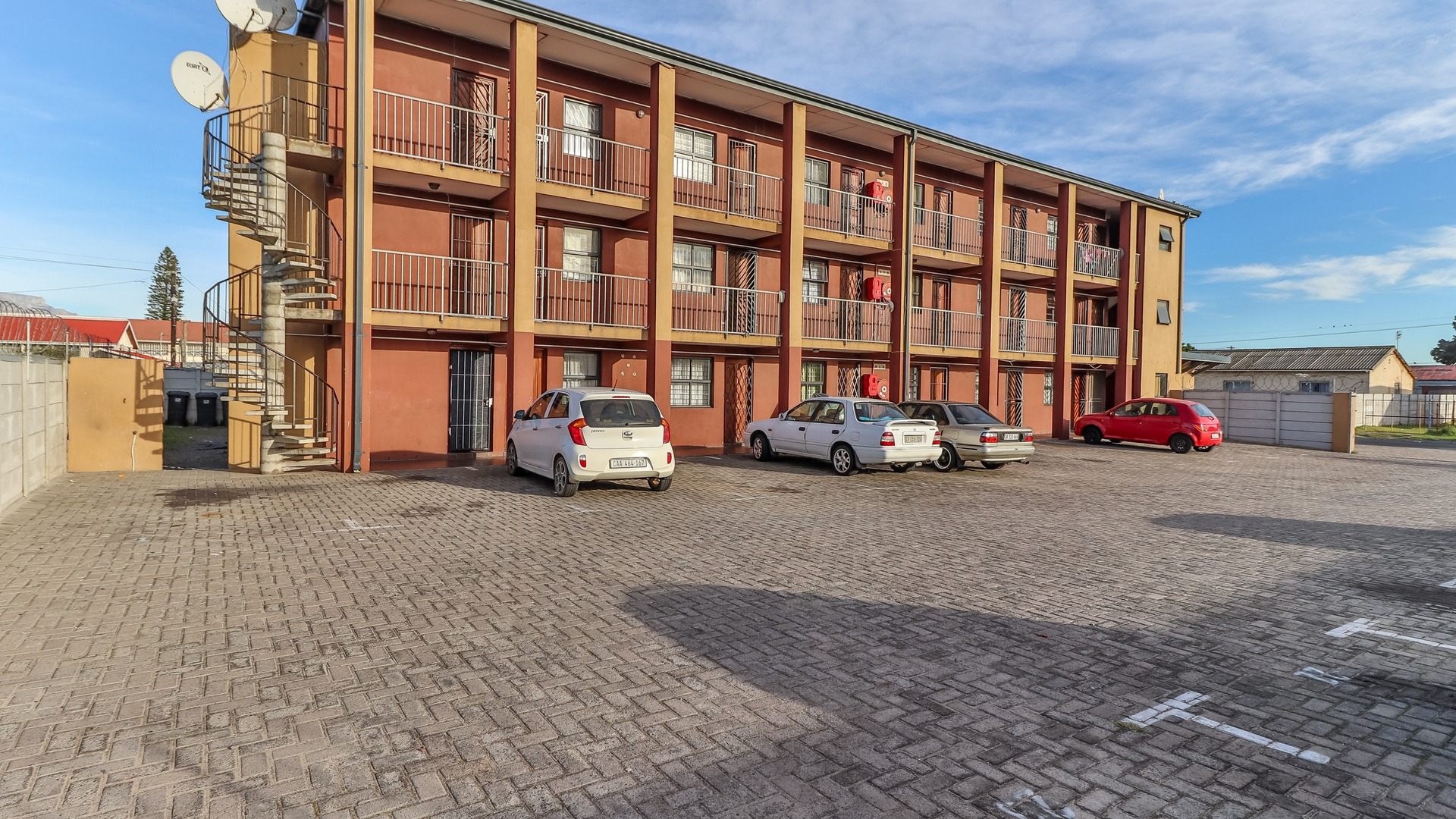 1 Bedroom Apartment / Flat For Sale in Ruyterwacht RE/MAX™ of