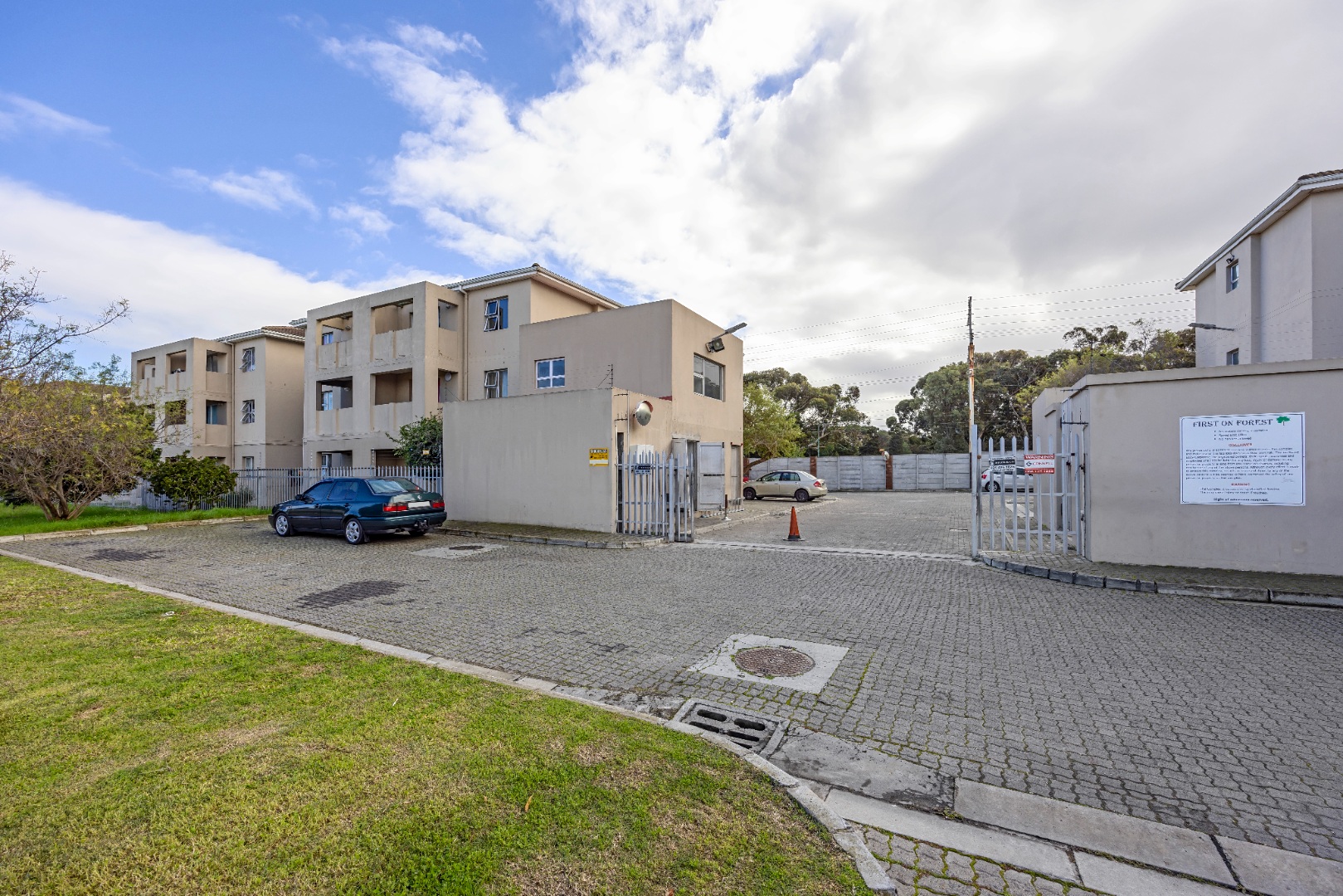 2 Bedroom Apartment / Flat For Sale in Thornton RE/MAX™ of Southern