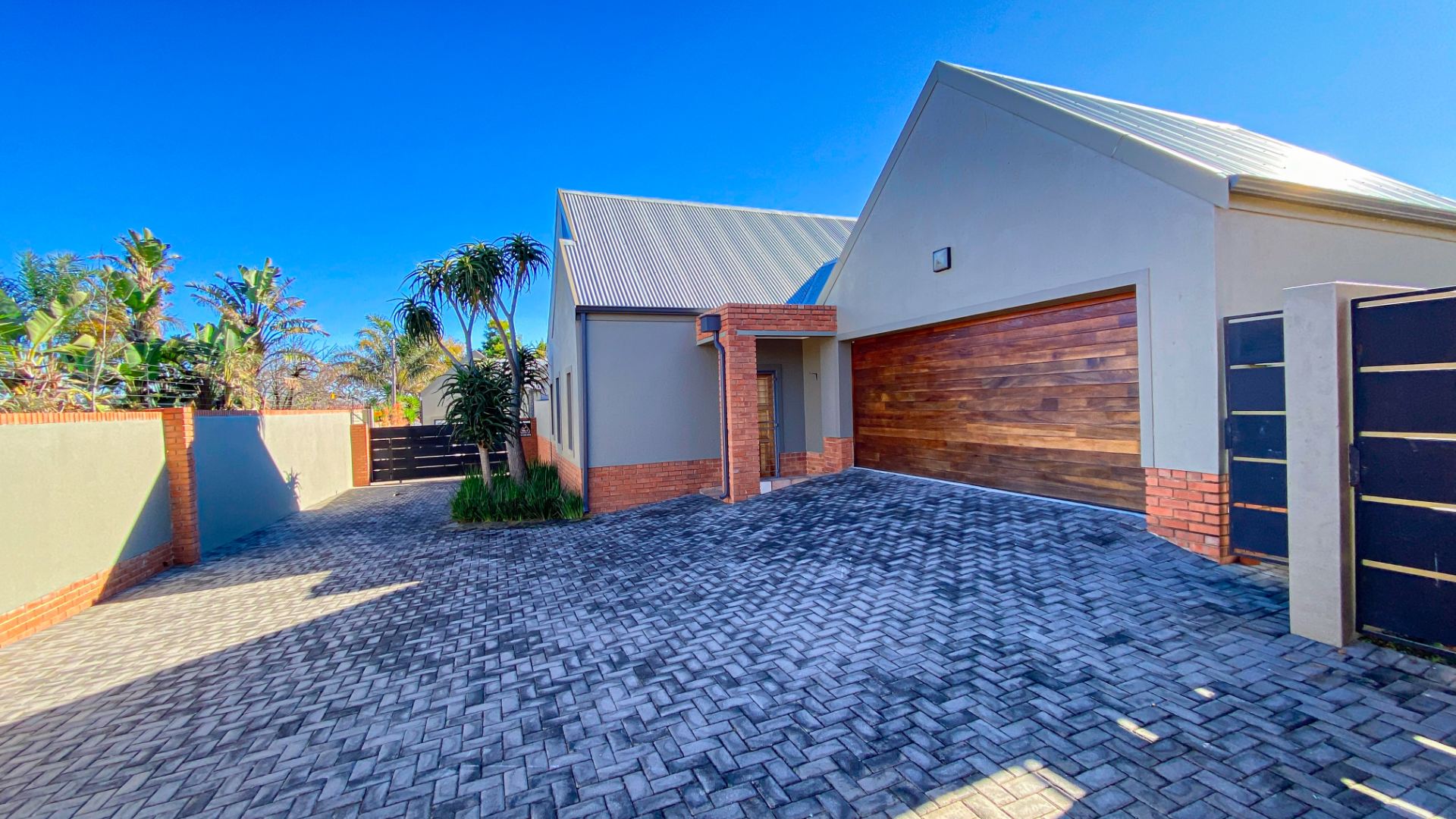 Property for sale in Linden RE/MAX™ of Southern Africa