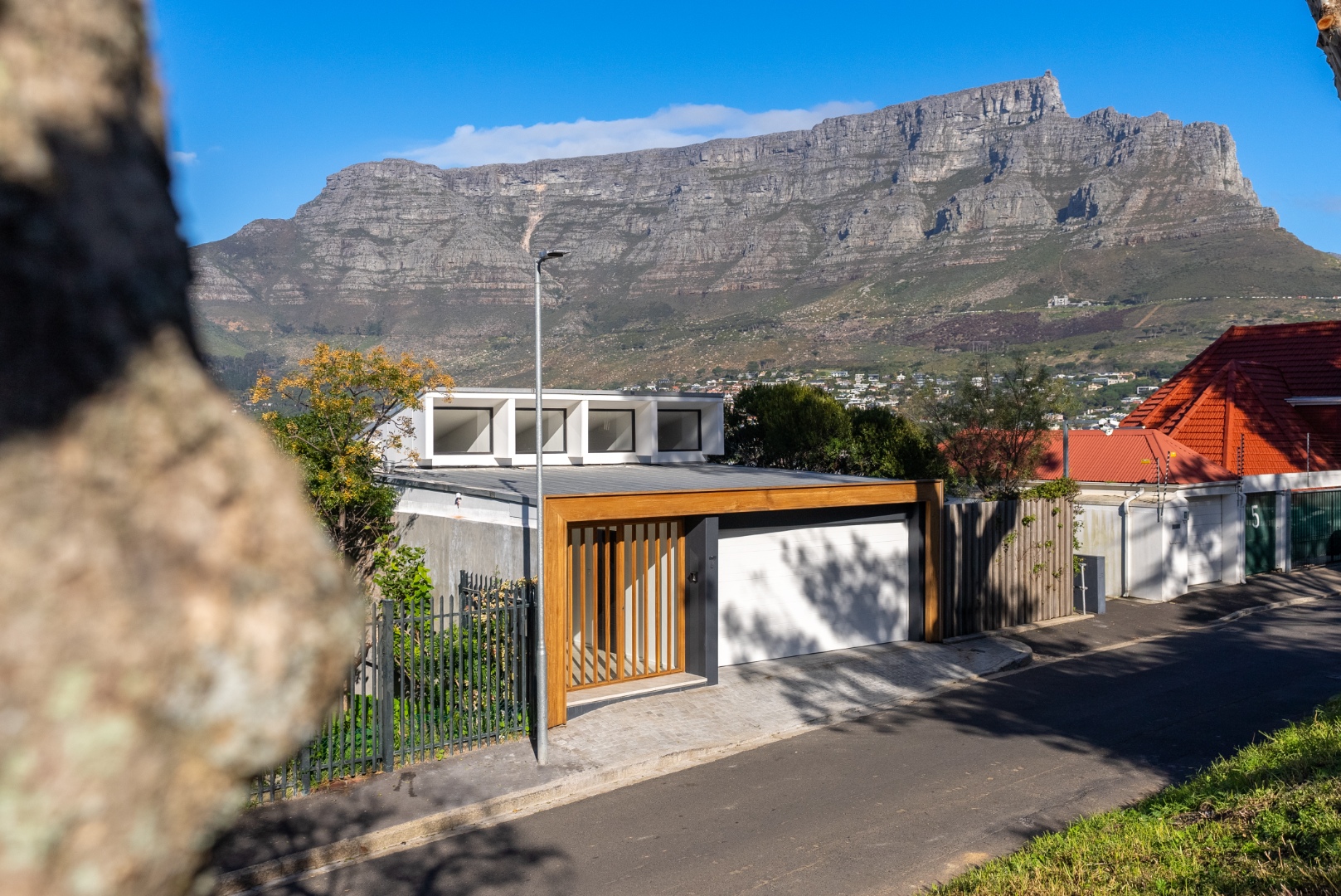 3 Bedroom House For Sale in Tamboerskloof RE/MAX™ of Southern Africa