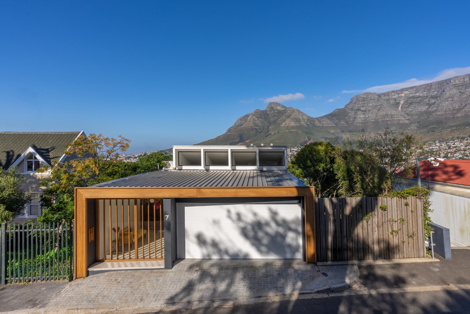 3 Bedroom House For Sale in Tamboerskloof RE/MAX™ of Southern Africa