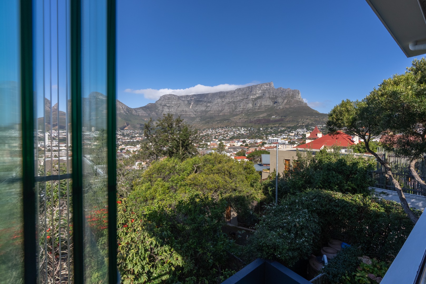 3 Bedroom House For Sale in Tamboerskloof RE/MAX™ of Southern Africa