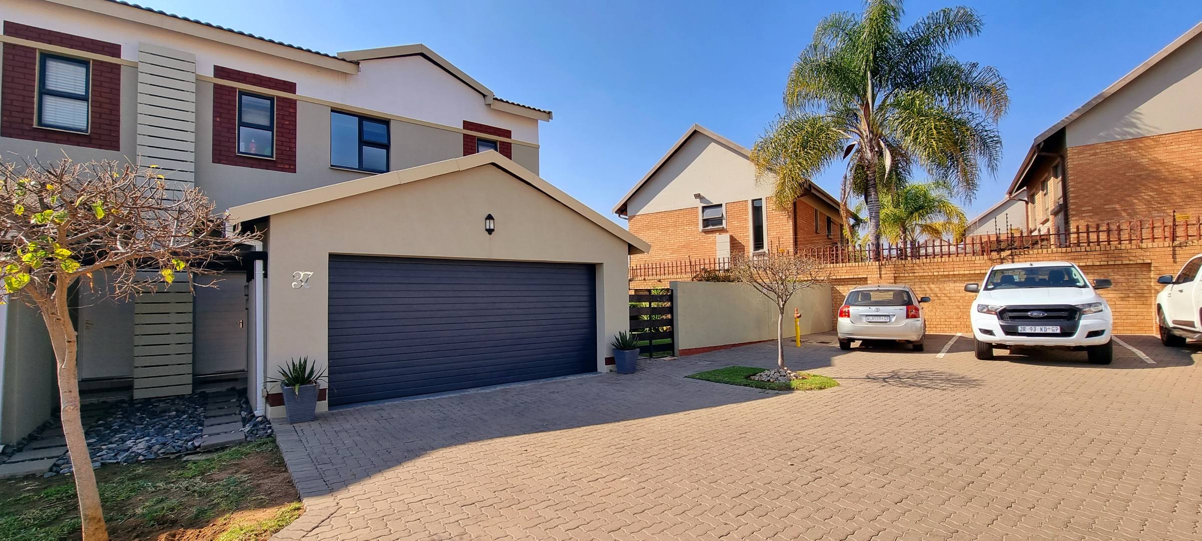 3 Bedroom Townhouse For Sale in Equestria RE/MAX™ of Southern Africa