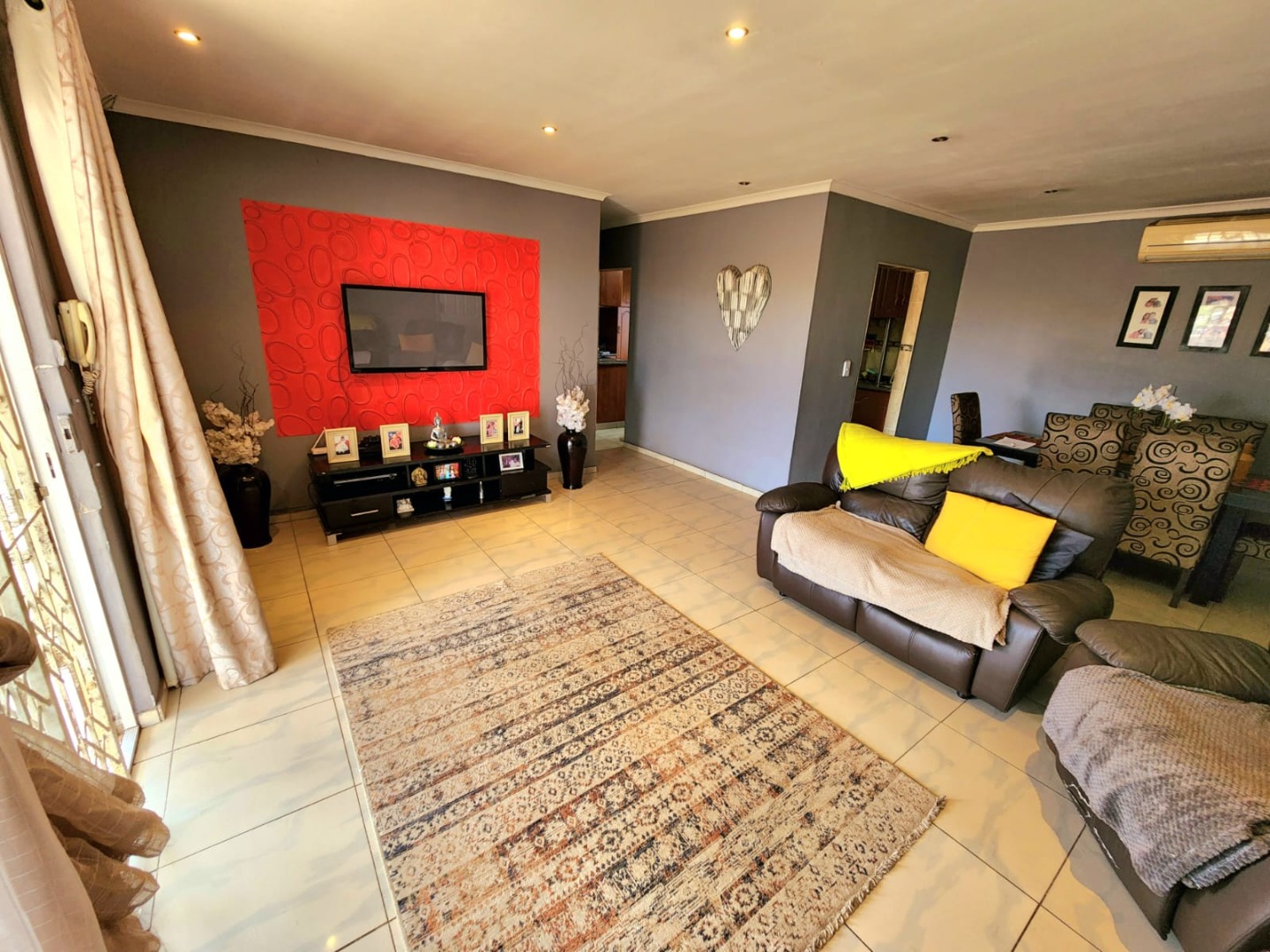 3 Bedroom House For Sale in Sunford RE/MAX™ of Southern Africa