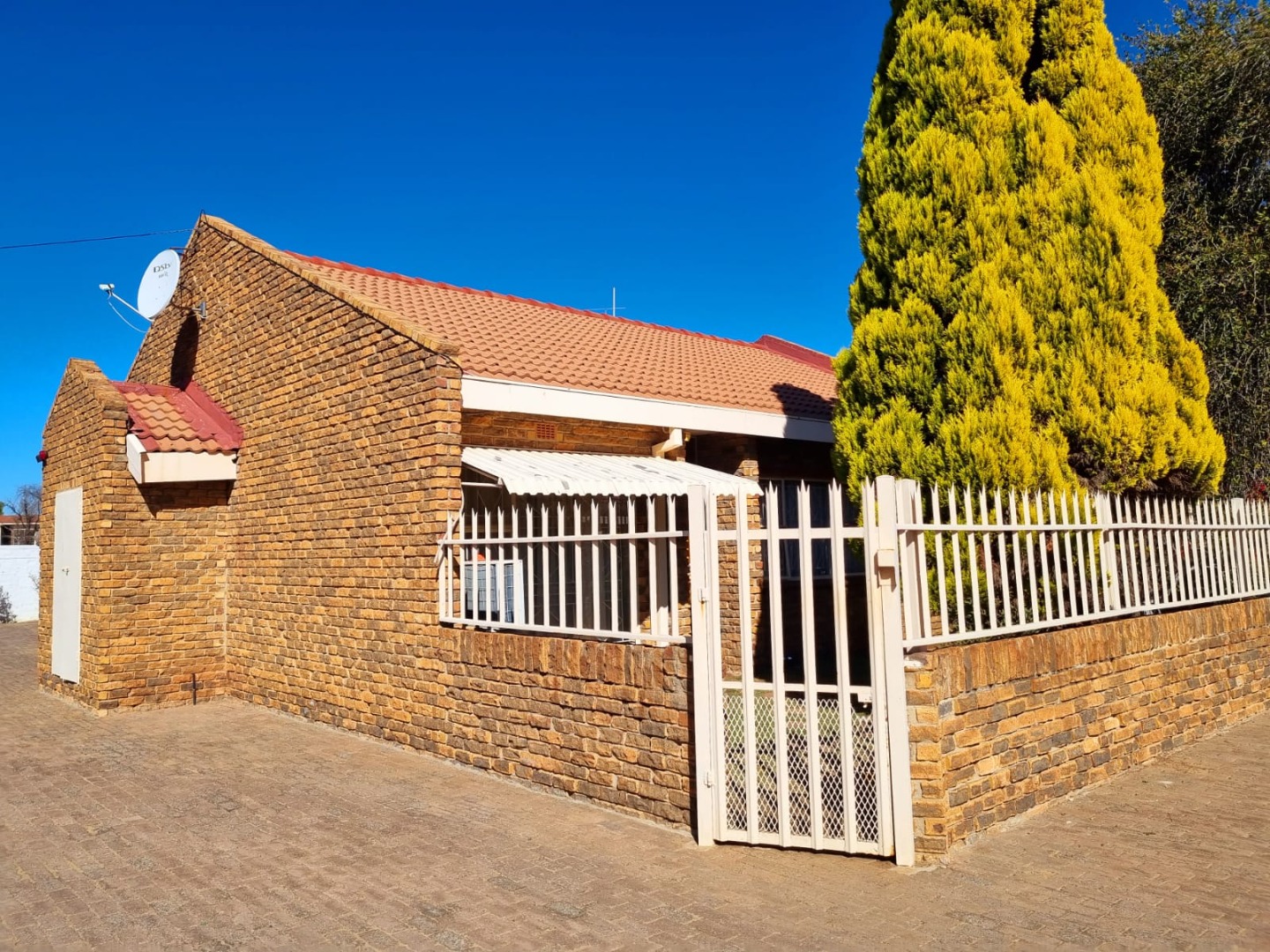 2 Bedroom Townhouse For Sale in Flamingo Park RE/MAX™ of Southern Africa