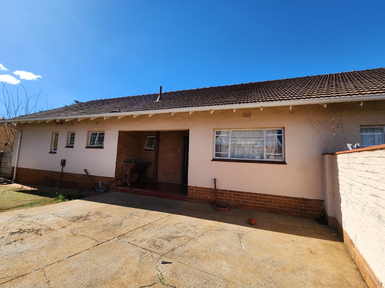 3 Bedroom House For Sale in Carletonville Central RE/MAX™ of Southern