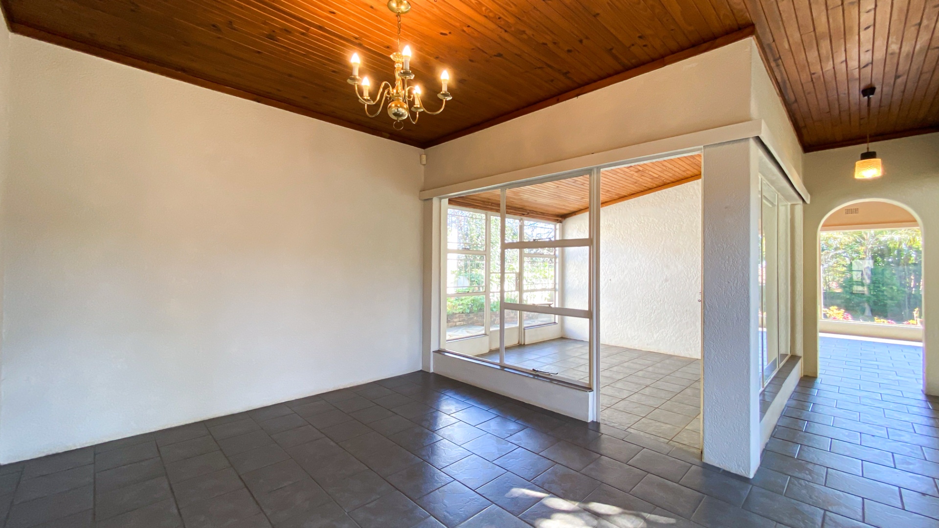 4 Bedroom House For Sale in Linden RE/MAX™ of Southern Africa