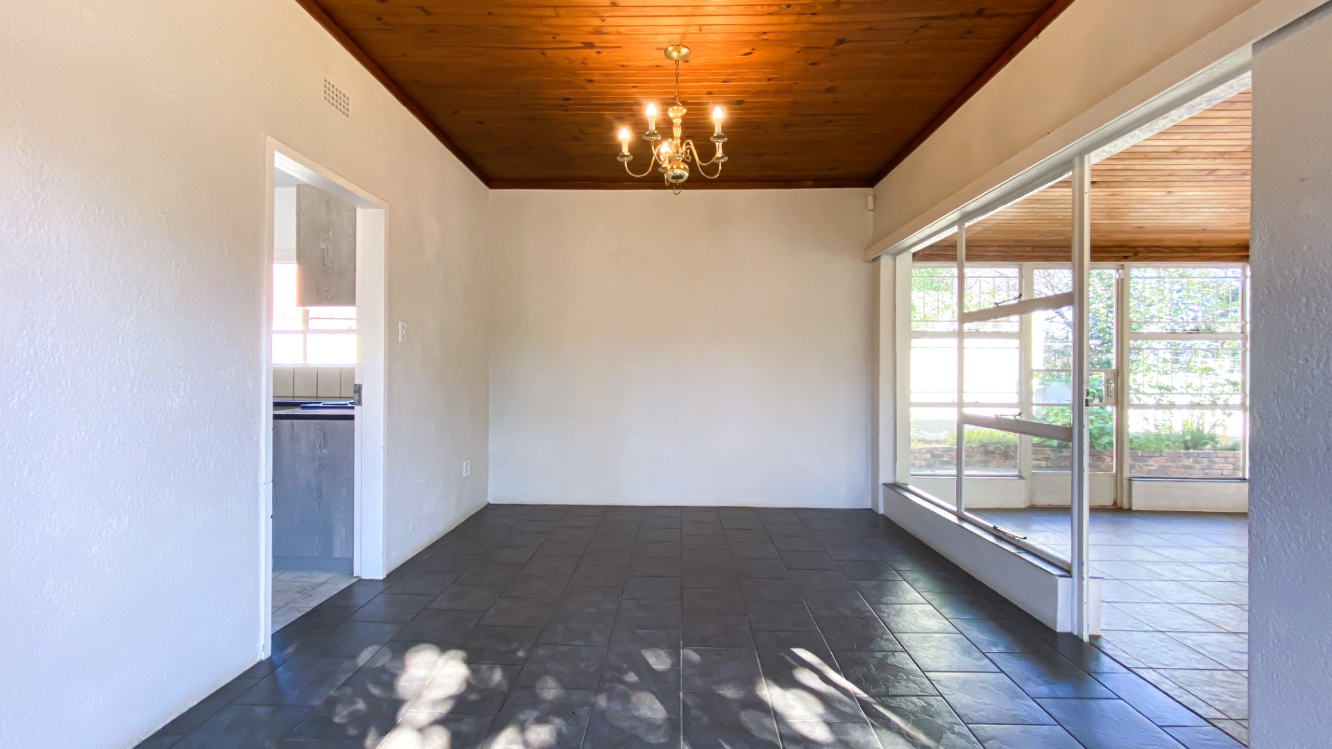 4 Bedroom House For Sale in Linden RE/MAX™ of Southern Africa