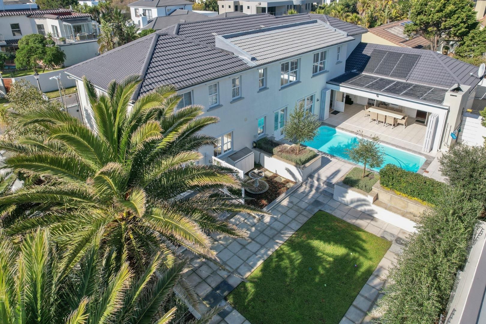 5 Bedroom House For Sale in Sunset Beach RE/MAX™ of Southern Africa