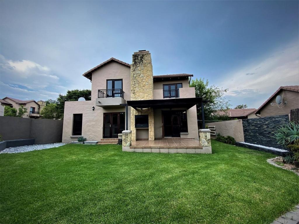 3 Bedroom House For Sale in Craigavon RE/MAX™ of Southern Africa