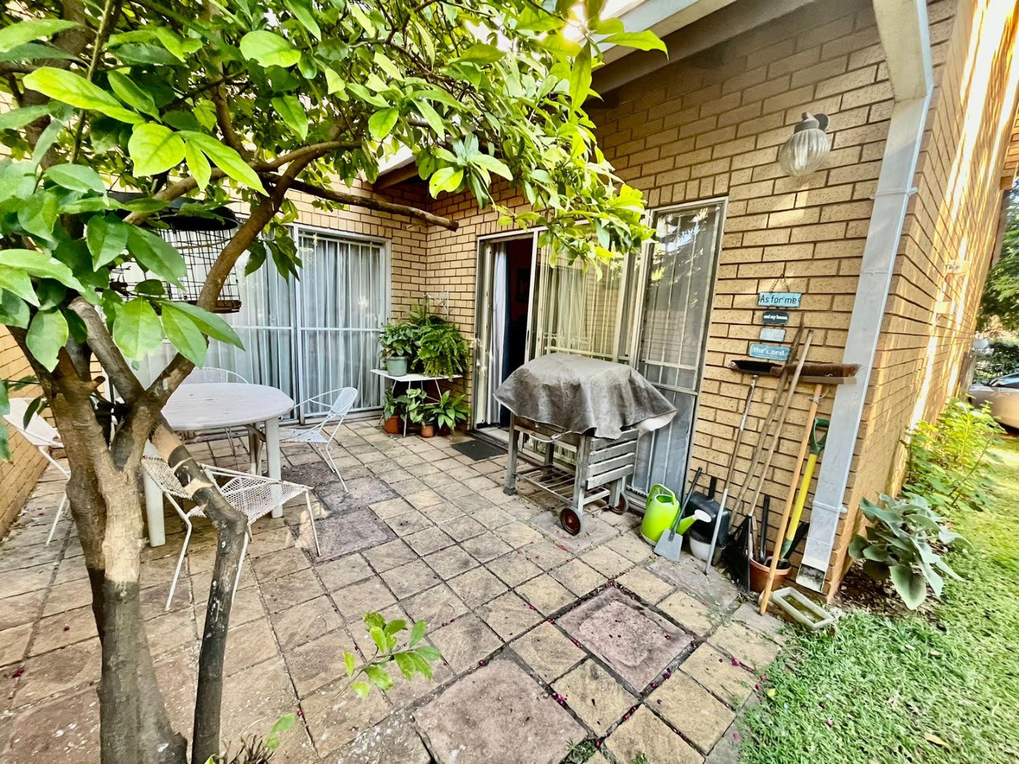 3 Bedroom Townhouse To Rent in Faerie Glen RE/MAX™ of Southern Africa